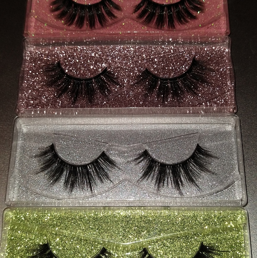 Lashes - Picture 2 of 2